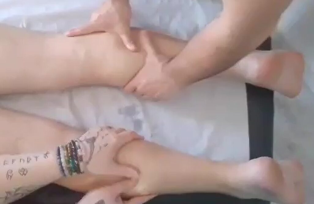 Massage quatre mains sur jambes chez Détente et Bien être 81 dans le Tarn, Lisle-sur-Tarn, Salvagnac, Montan, Cadalens